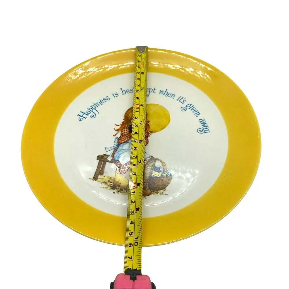 Dear Hearts White Yellow Round Shaped Keepsake Plate Set Of Two Vintage 1973